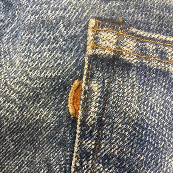Vintage Levi's Jeans Levis for Men with A Skosh More Room Leather Tab - Picture 4 of 10